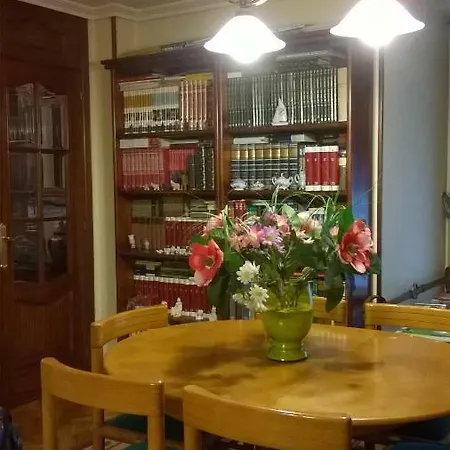 Privada En Piso Familiar Homestay Pontevedra